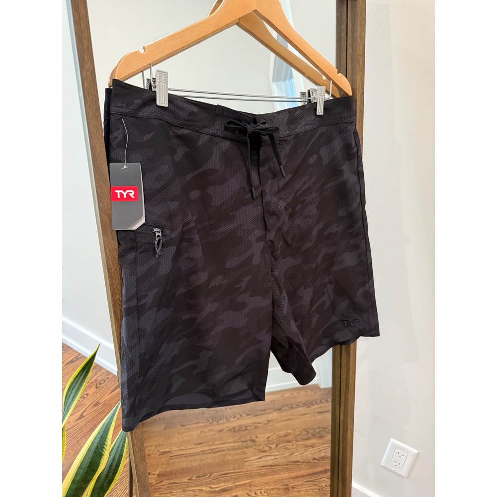New TYR Mens Board Shorts Swimsuit 36 Camo Print Zipper Pocket Dark Shadow Black